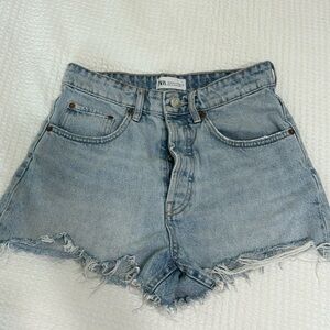Zara Size 4 Jean shorts